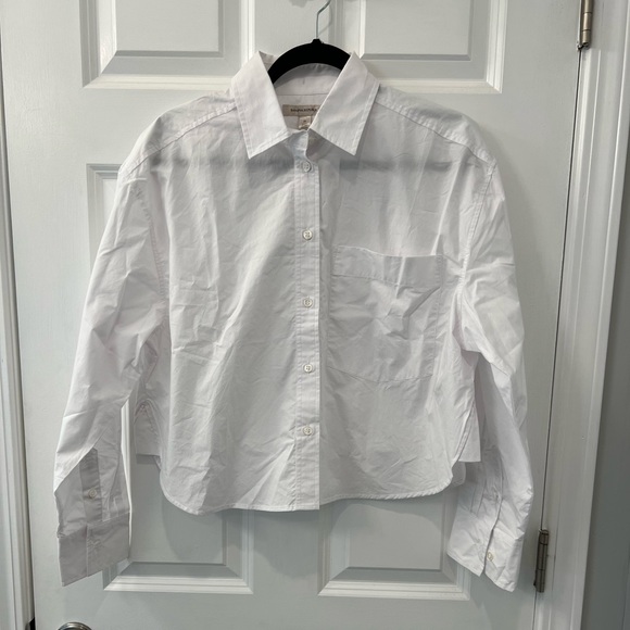 NWT Banana Republic Boxy Cropped Women’s Button Front White Shirt Medium $75 - Picture 2 of 4
